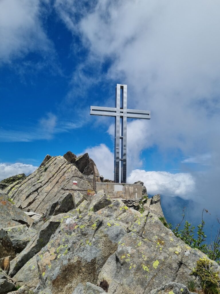Croce della Pace su Cima Lores
